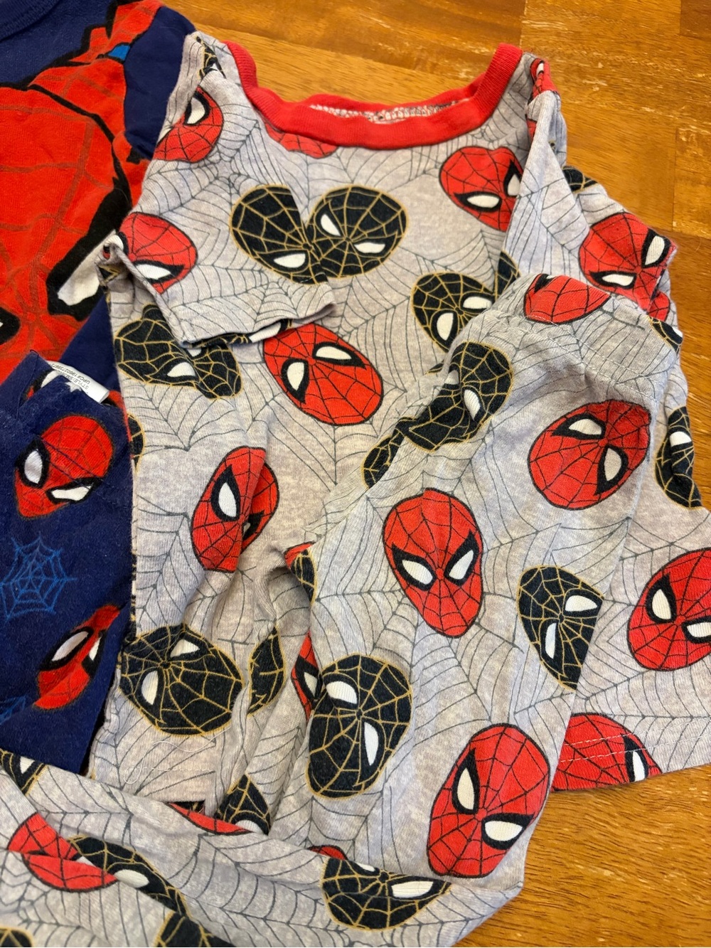 Two pair Kids Spider-Man Pajama Sets - Red, Navy, Black - Picture 3 of 10